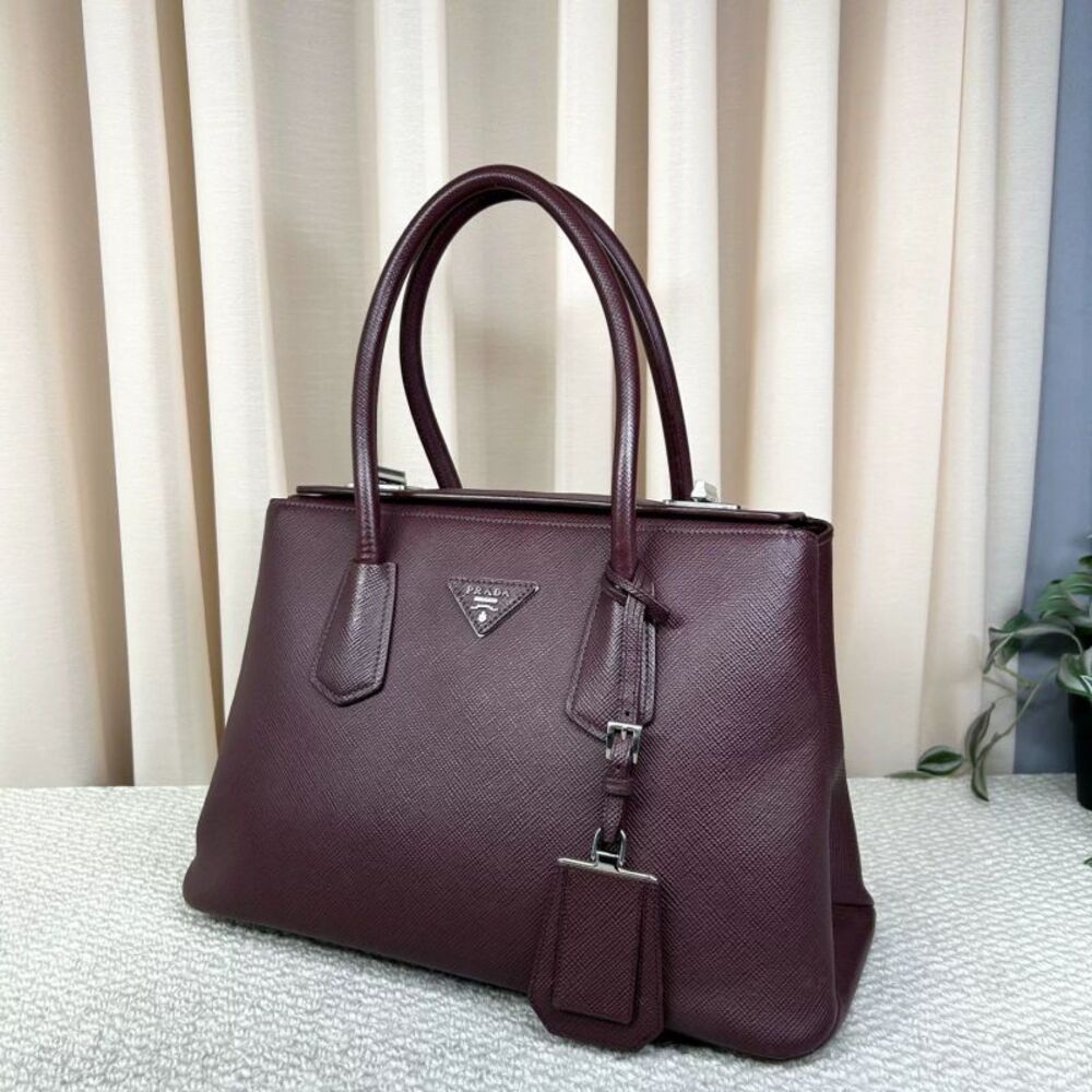 Prada Women Pre-Loved Bag Very Good Condition - Picture 3 of 4